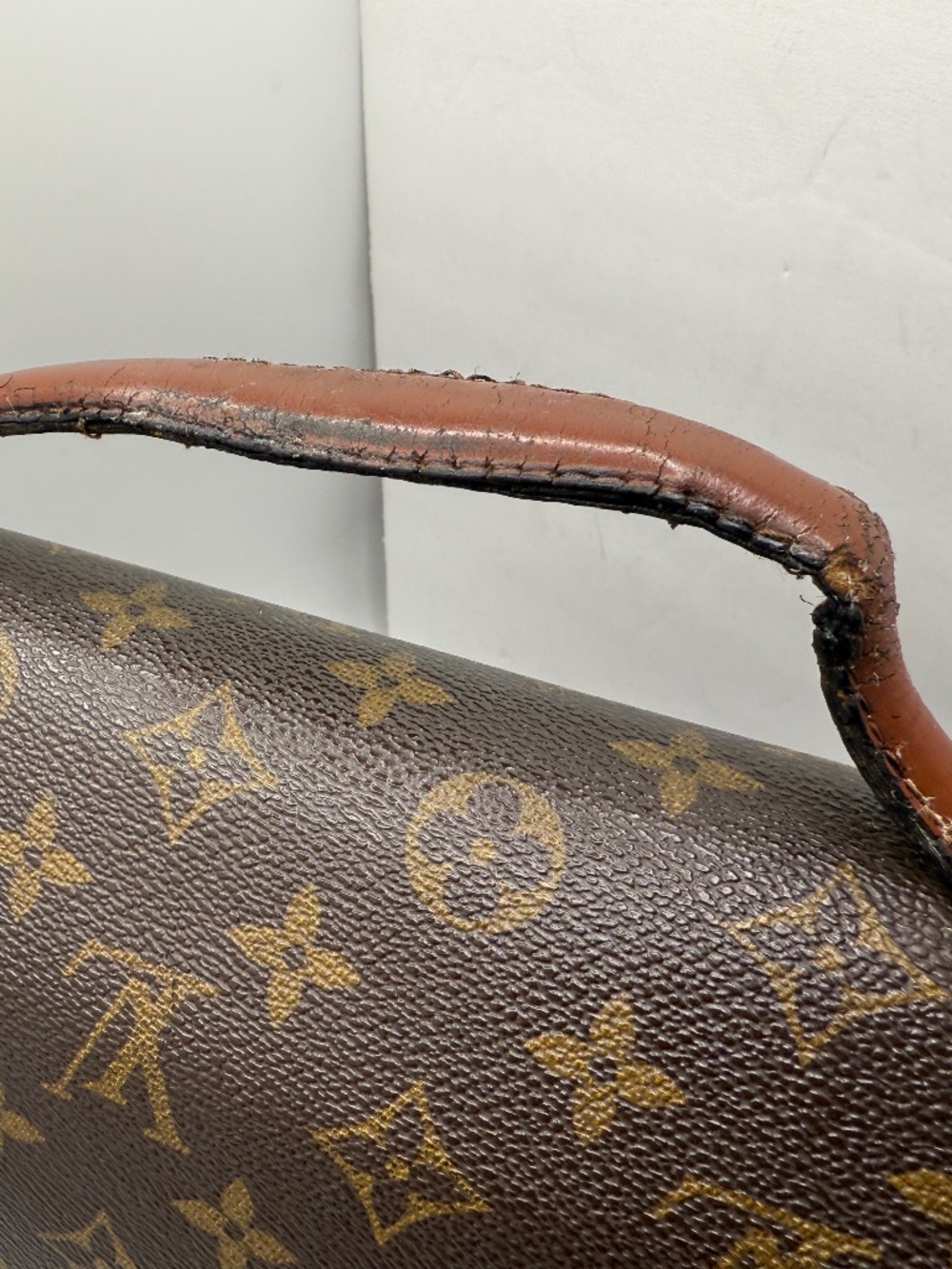 LOUIS VUITTON MONCEAU MONOGRAM BAG! - Picture 7 of 17